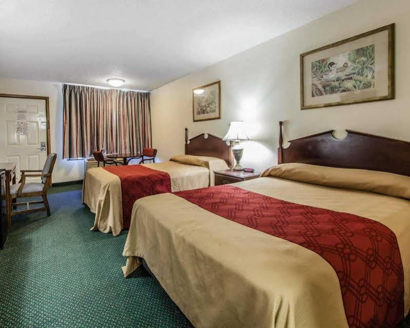 Red Roof Inn Dandridge Buitenkant foto