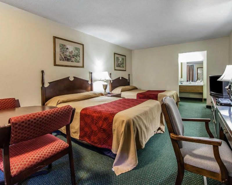 Red Roof Inn Dandridge Buitenkant foto